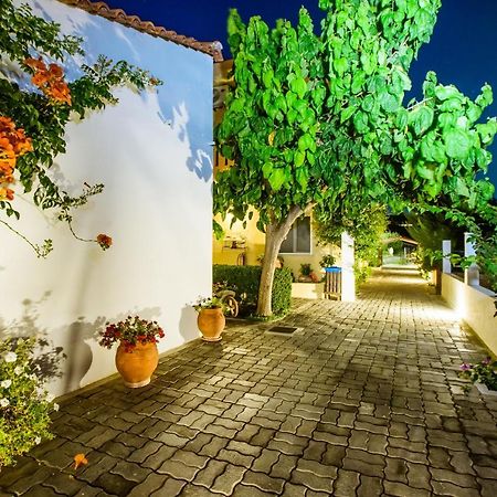 Koulouris Apartments & Studios Kalyves Exterior foto